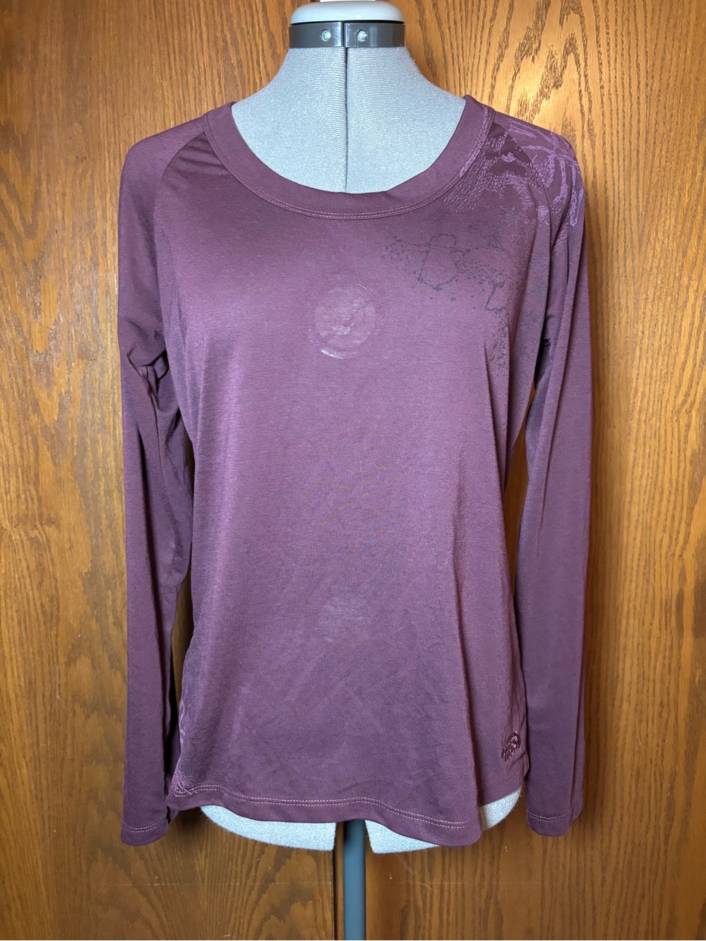 Women's North Face Long Sleeve Crewneck Tee in Plum - large